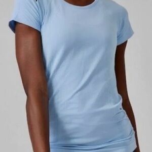 Athleta Speedlight Tee in Light Blue Size Large Ruched Sides Athletic Workout